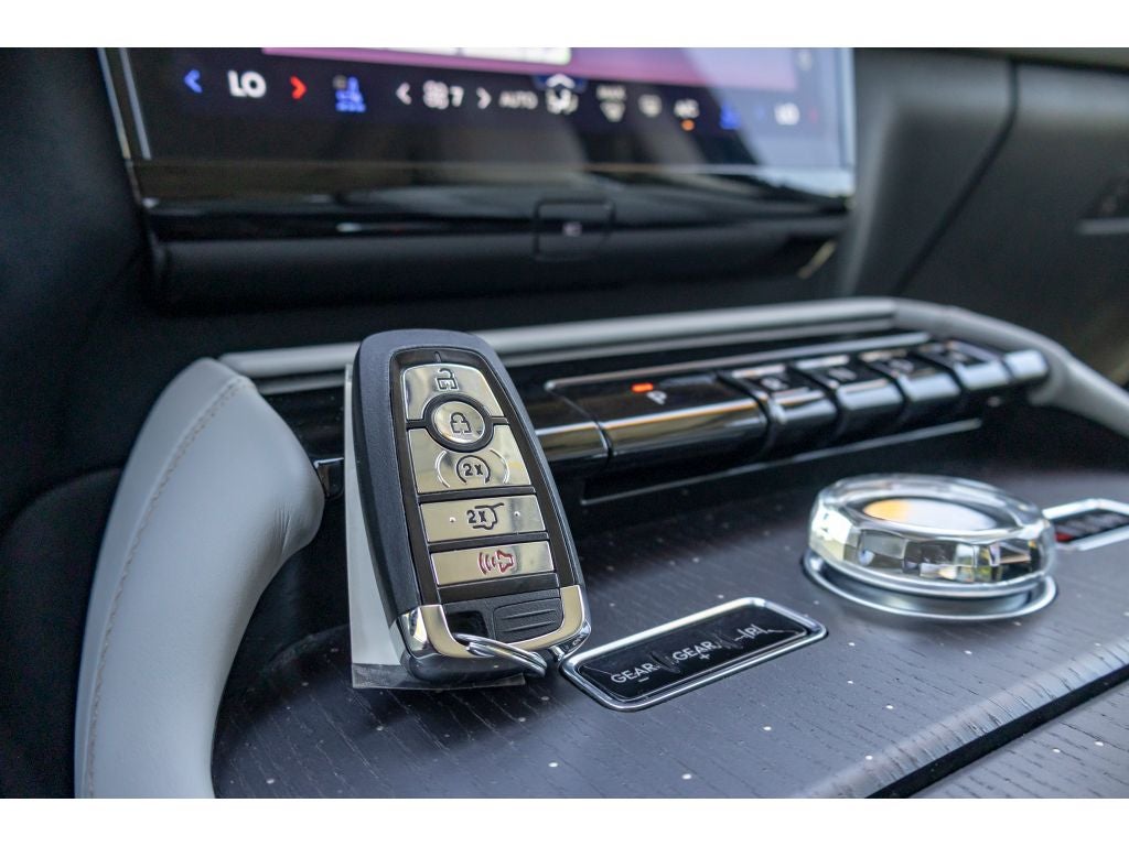 2025 Lincoln Navigator L Black Label