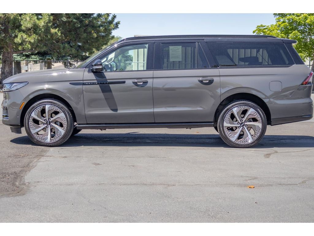 2025 Lincoln Navigator L Black Label