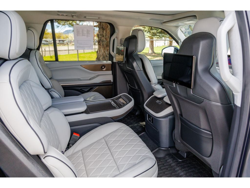 2025 Lincoln Navigator L Black Label
