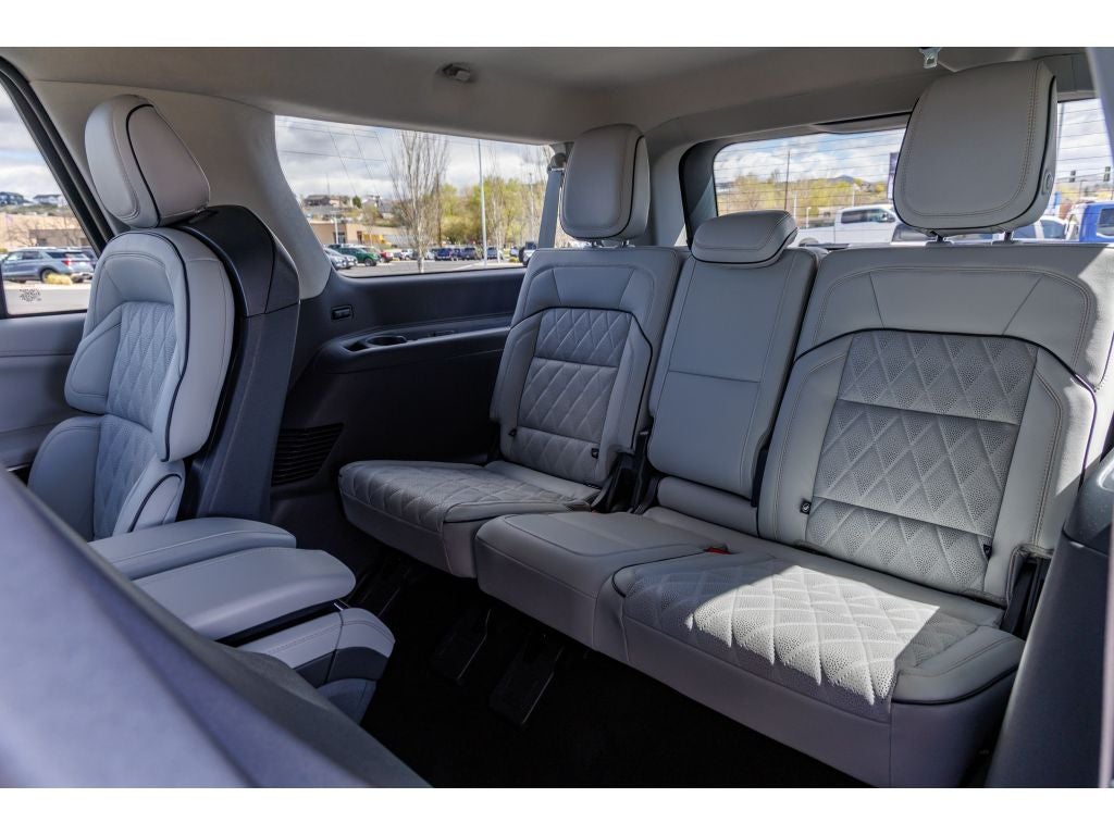 2025 Lincoln Navigator L Black Label