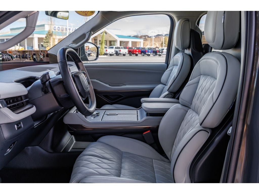 2025 Lincoln Navigator L Black Label