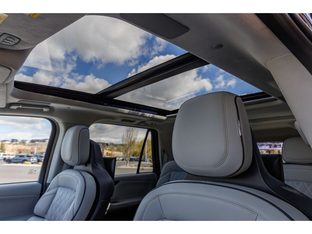 2025 Lincoln Navigator L Black Label