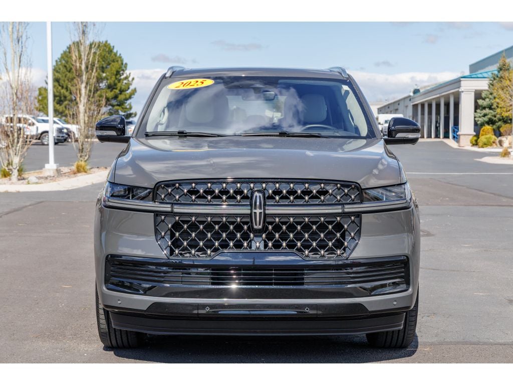 2025 Lincoln Navigator L Black Label