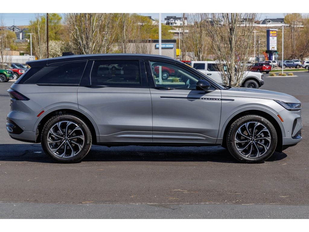 2024 Lincoln Nautilus Reserve