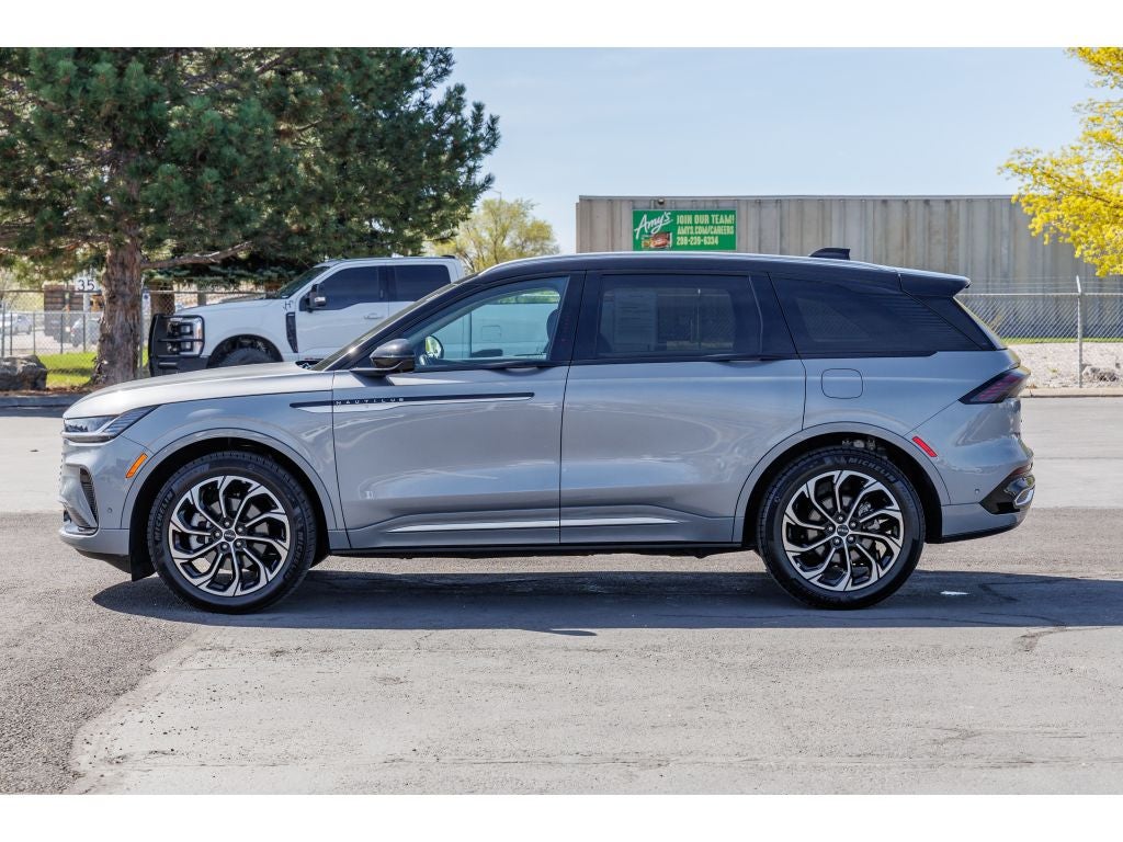 2024 Lincoln Nautilus Reserve