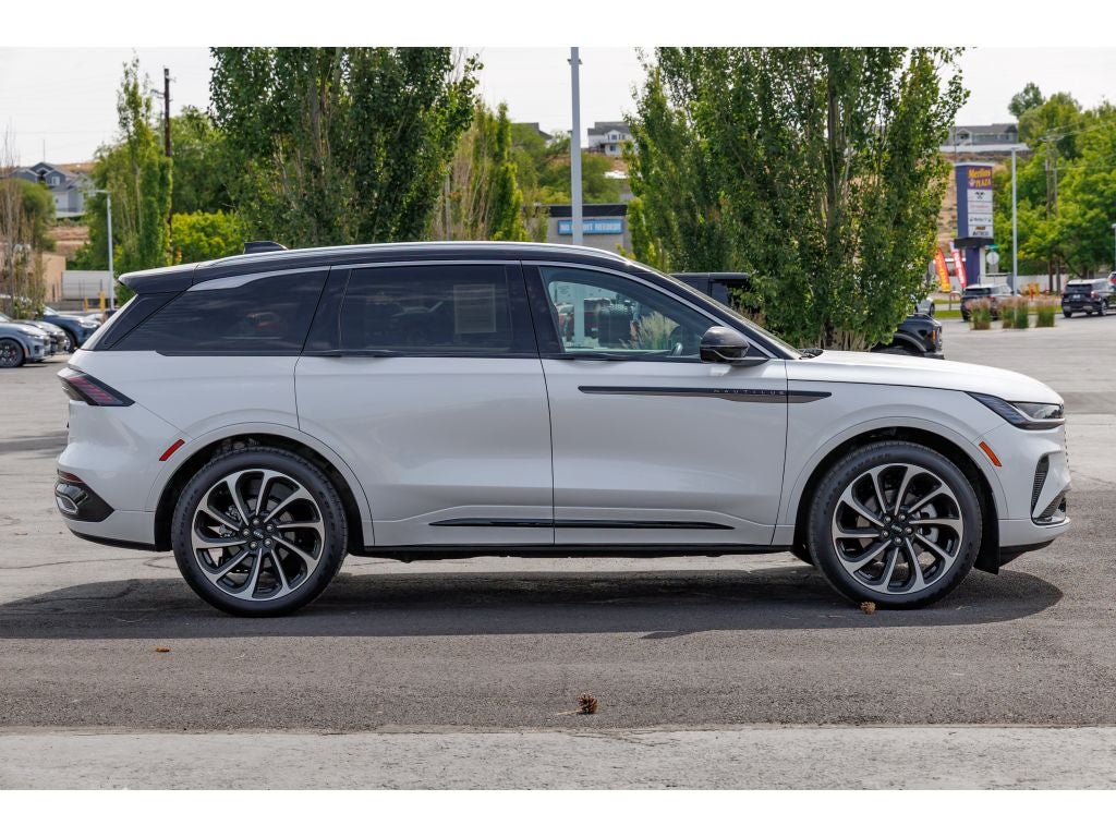 2025 Lincoln Nautilus Black Label