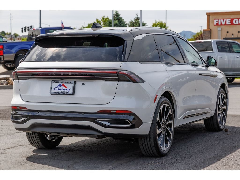 2025 Lincoln Nautilus Black Label