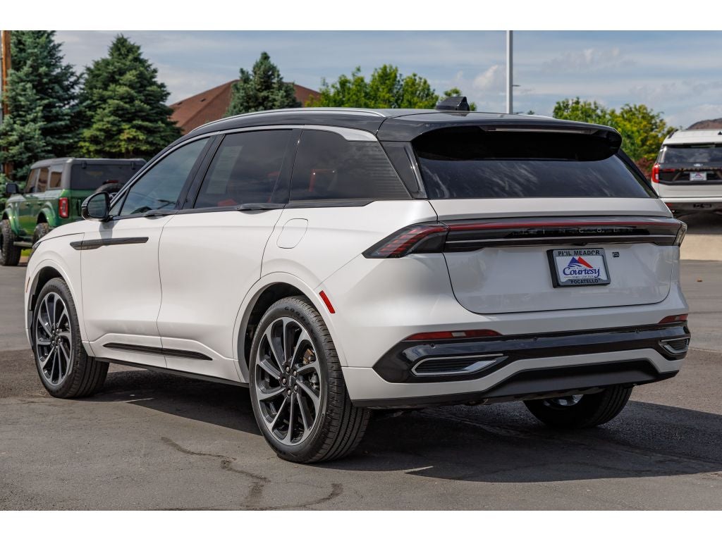 2025 Lincoln Nautilus Black Label