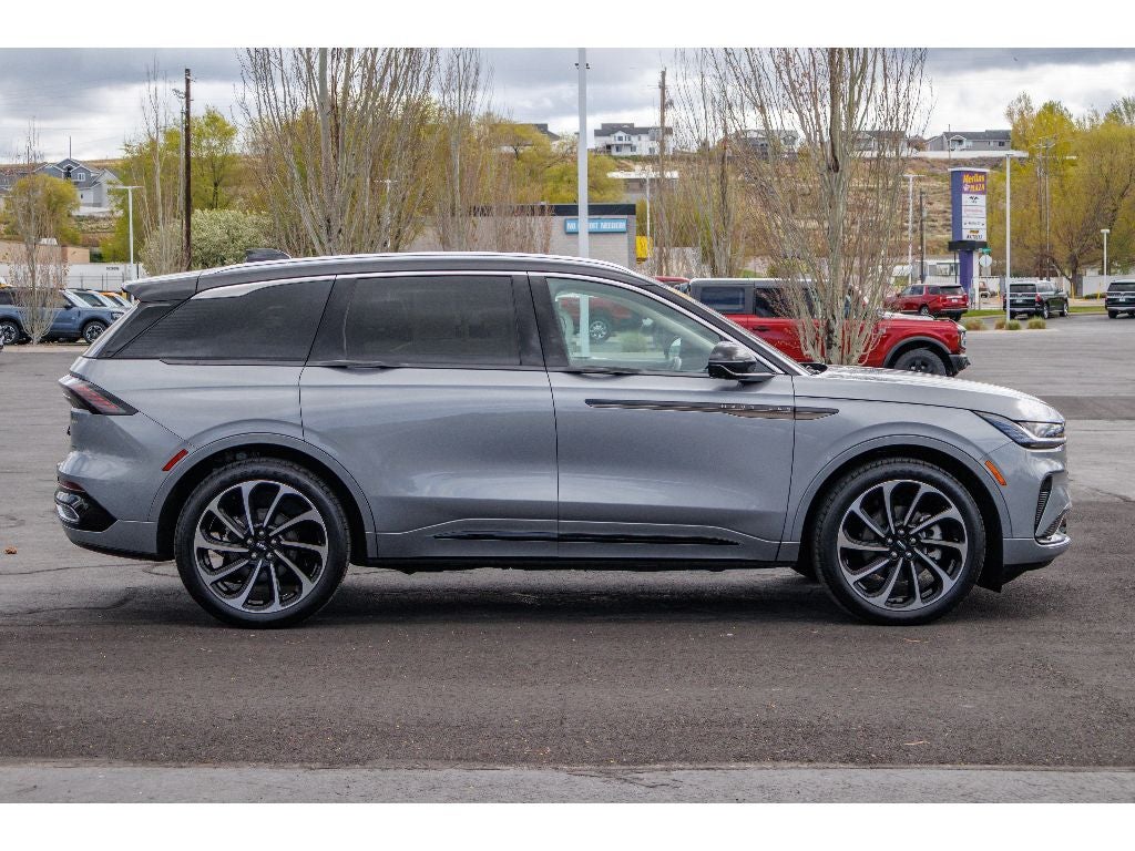 2025 Lincoln Nautilus Black Label