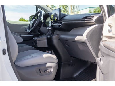 2022 Toyota Sienna XLE BraunAbility Wheel Chair Ramp