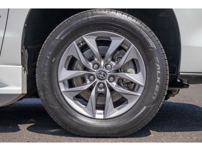 2022 Toyota Sienna XLE BraunAbility Wheel Chair Ramp