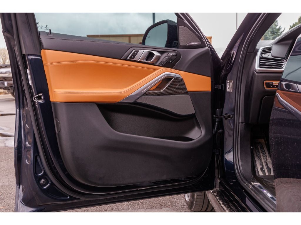 2023 BMW X6 M50i