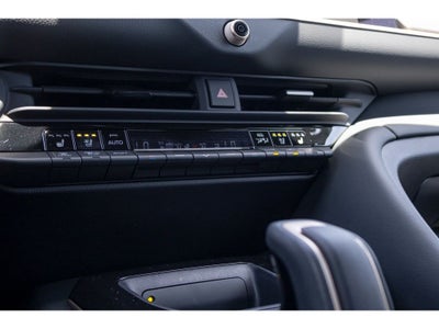 2025 Toyota Crown Signia Signia