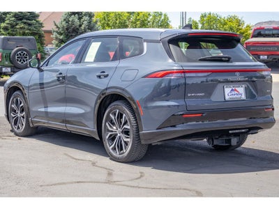 2025 Toyota Crown Signia Signia