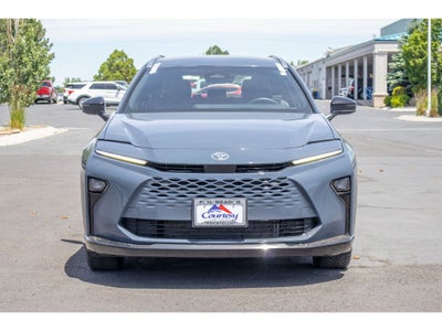 2025 Toyota Crown Signia Signia