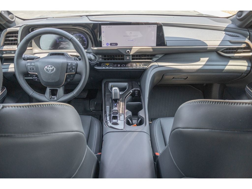 2025 Toyota Crown Platinum