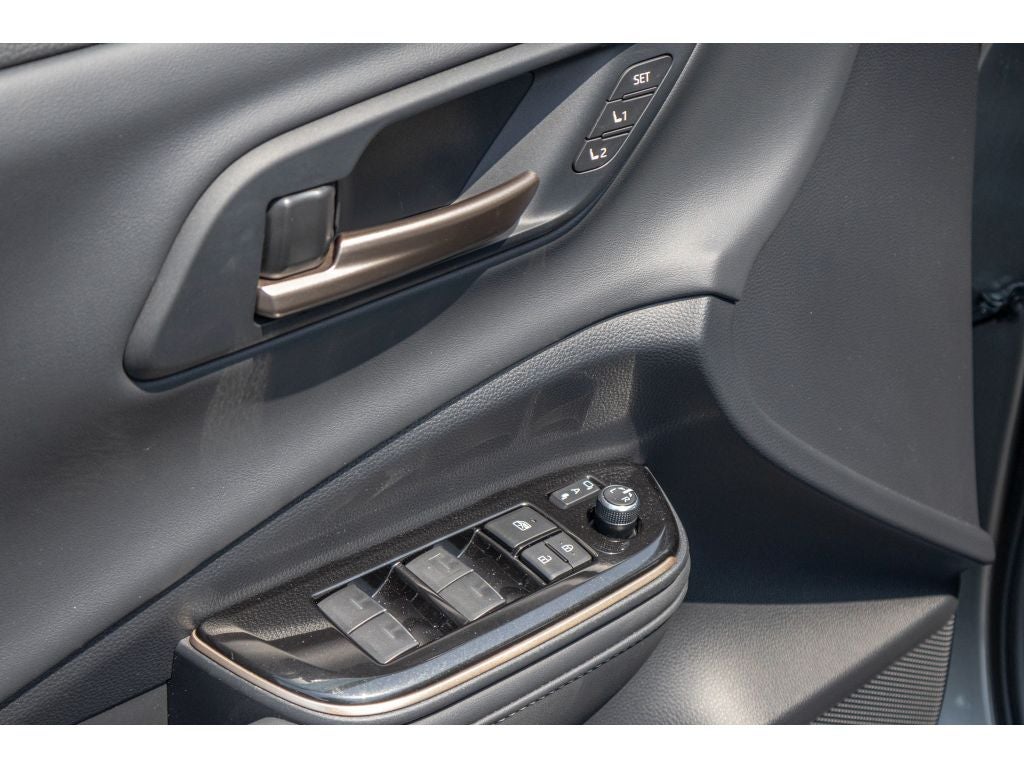 2025 Toyota Crown Platinum