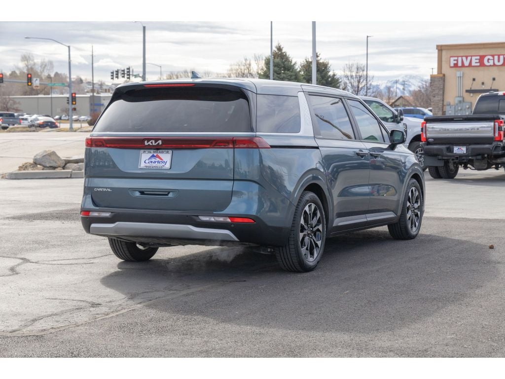 2024 Kia Carnival EX