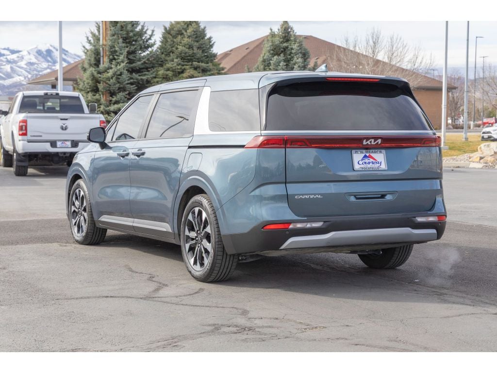 2024 Kia Carnival EX