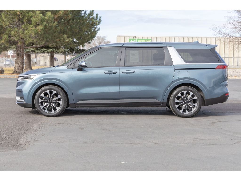 2024 Kia Carnival EX