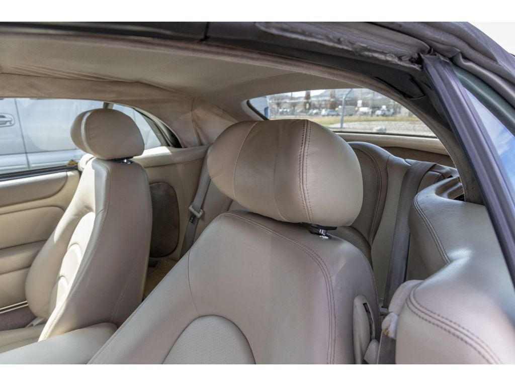 2001 Jaguar XKR Base