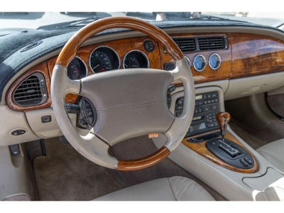 2001 Jaguar XKR Base