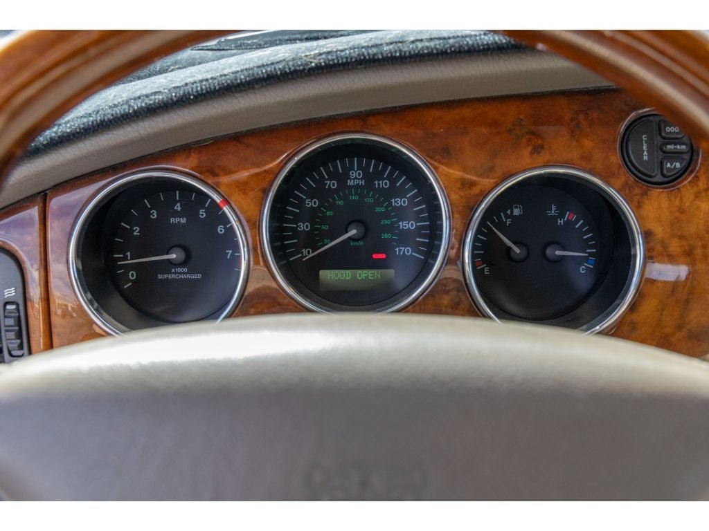 2001 Jaguar XKR Base