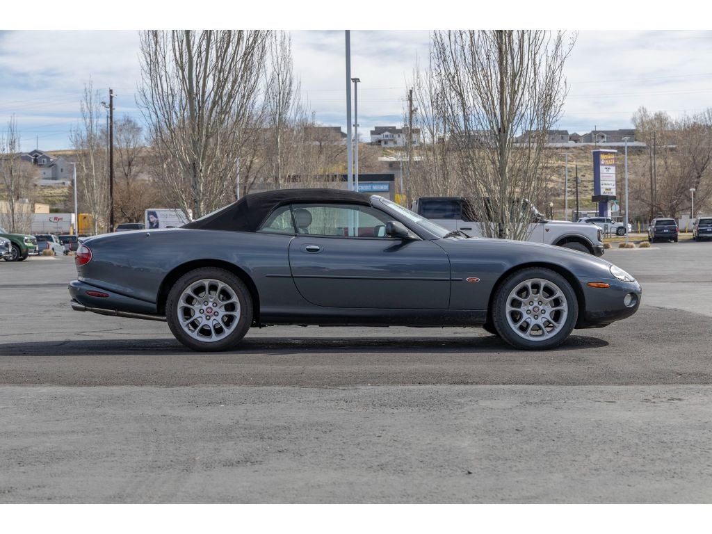 2001 Jaguar XKR Base