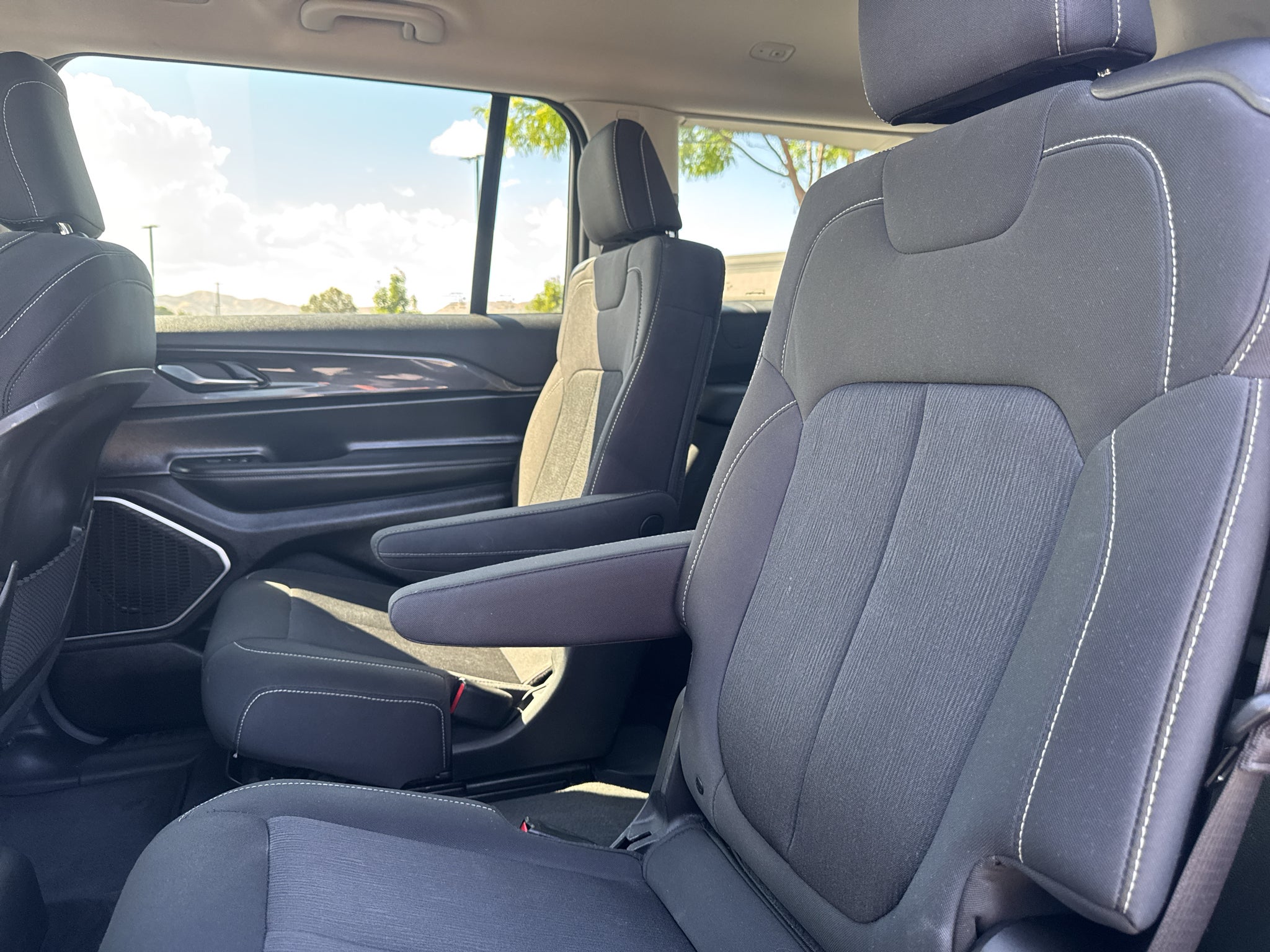 2022 Jeep Grand Cherokee L Laredo
