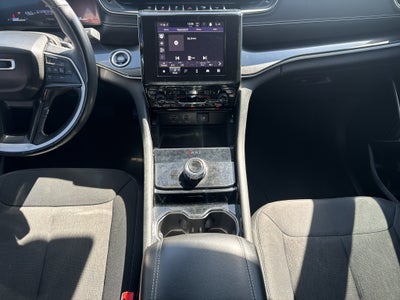 2022 Jeep Grand Cherokee L Laredo