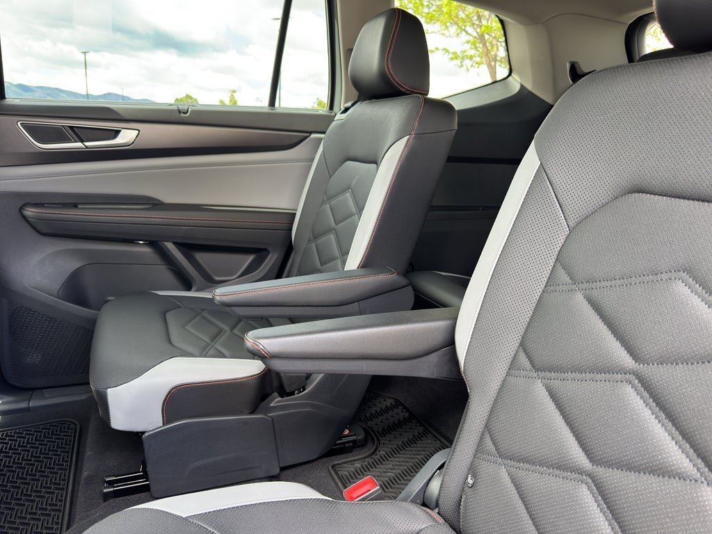 2024 Volkswagen Atlas 2.0T Peak Edition SEL