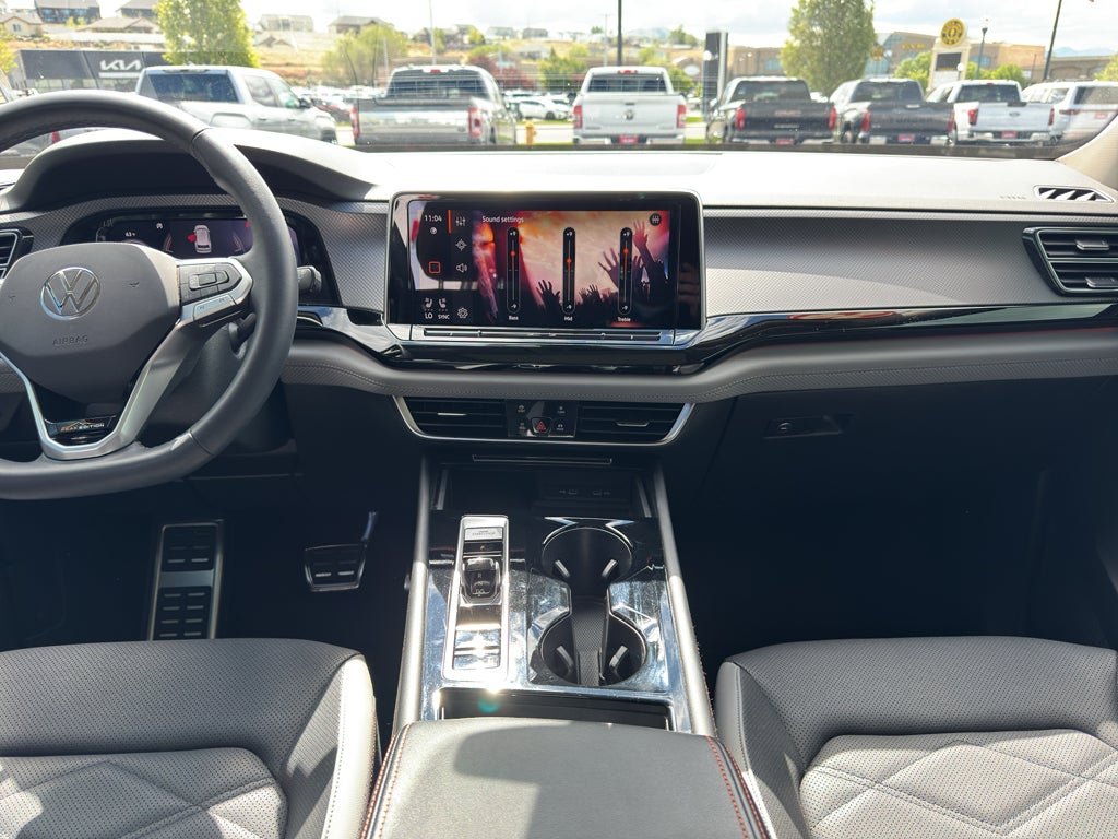 2024 Volkswagen Atlas 2.0T Peak Edition SEL