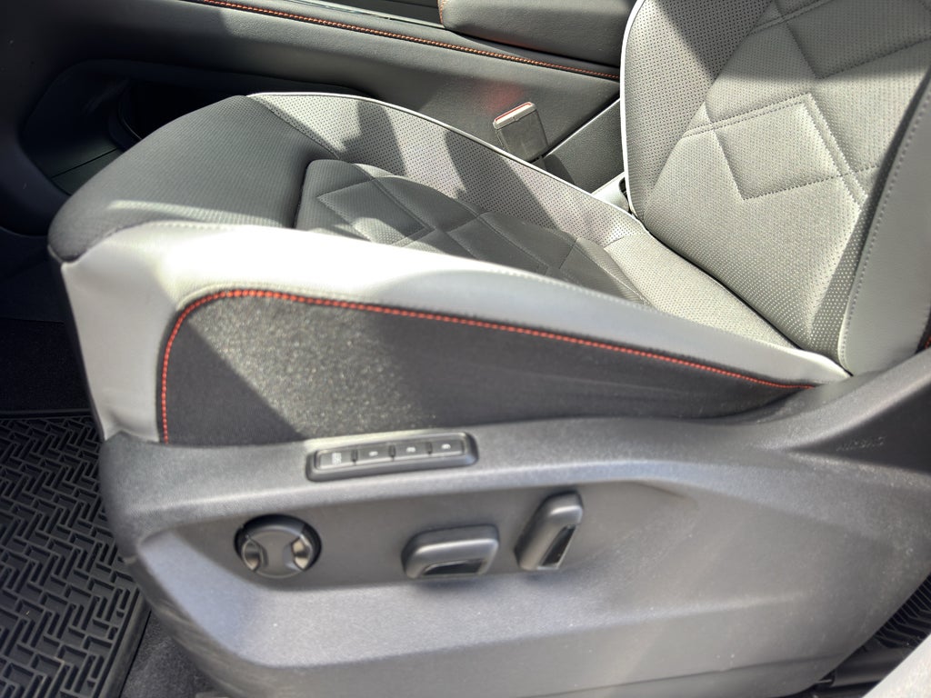 2024 Volkswagen Atlas 2.0T Peak Edition SEL