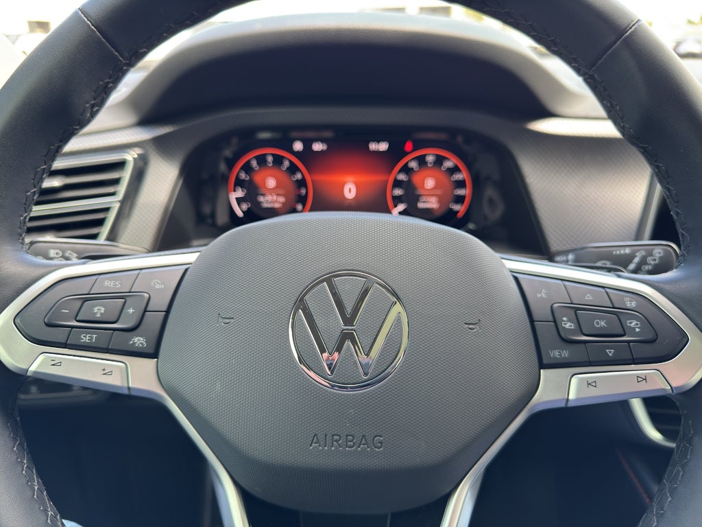 2024 Volkswagen Atlas 2.0T Peak Edition SEL