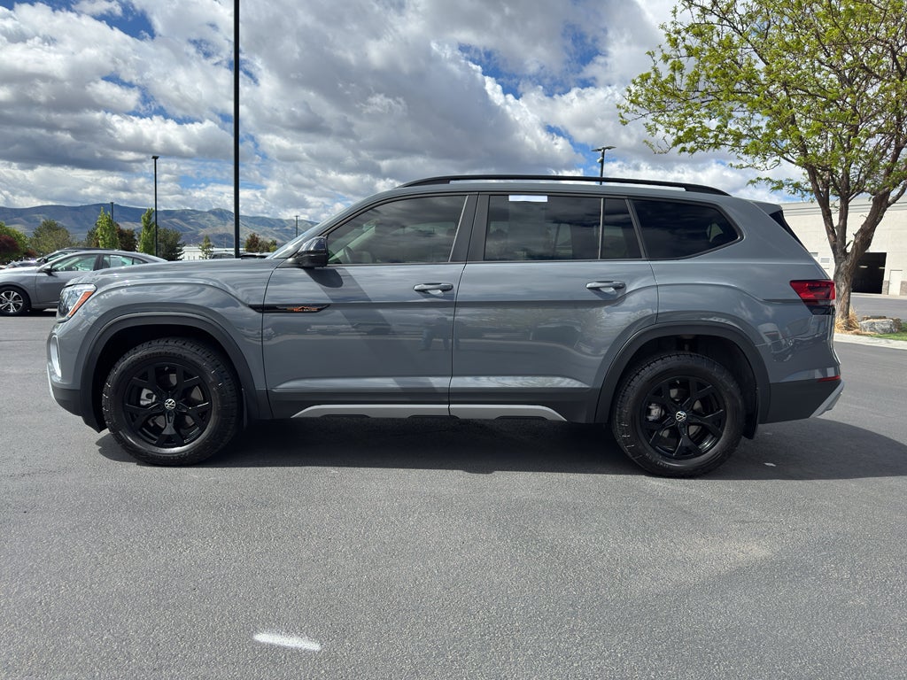 2024 Volkswagen Atlas 2.0T Peak Edition SEL