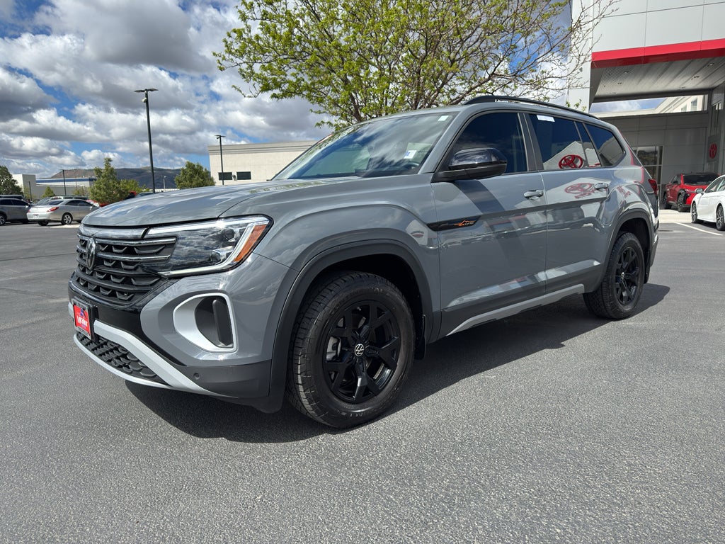 2024 Volkswagen Atlas 2.0T Peak Edition SEL
