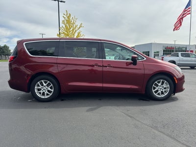 2023 Chrysler Voyager LX