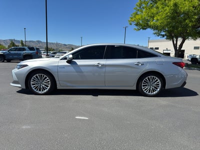 2019 Toyota Avalon Hybrid Limited