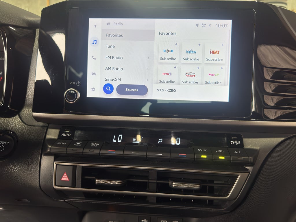 2025 Toyota Camry Hybrid LE