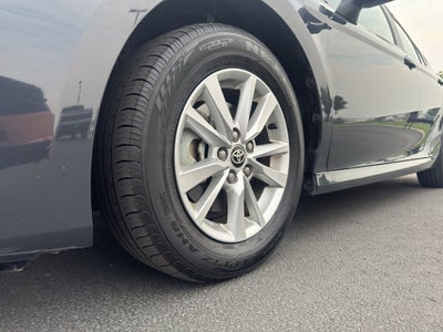 2025 Toyota Camry Hybrid LE