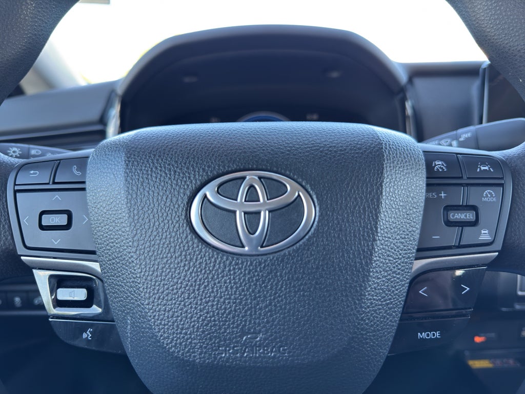2025 Toyota Camry Hybrid LE