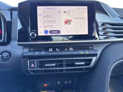 2025 Toyota Camry Hybrid LE