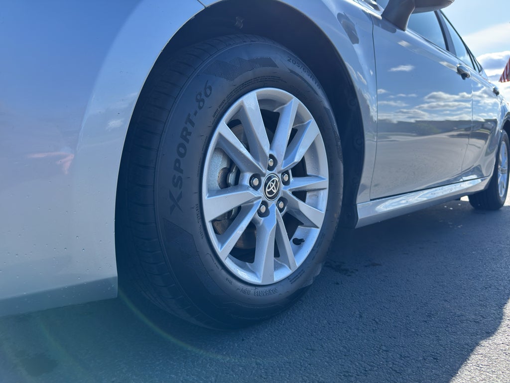 2025 Toyota Camry Hybrid LE