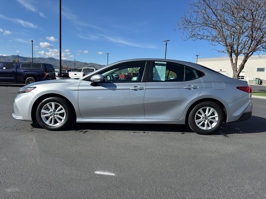2025 Toyota Camry Hybrid LE