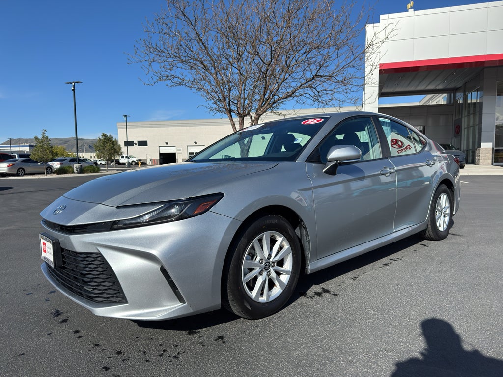 2025 Toyota Camry Hybrid LE