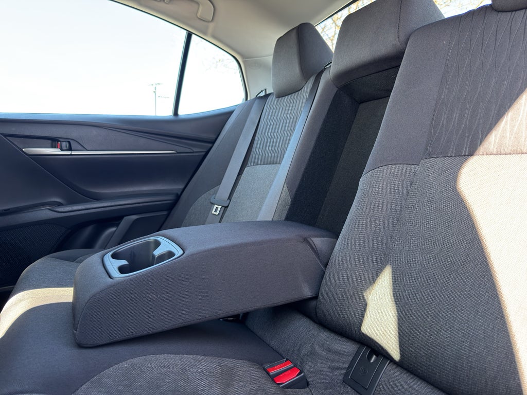 2025 Toyota Camry Hybrid LE