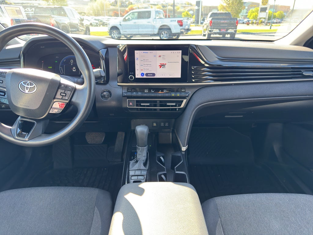 2025 Toyota Camry Hybrid LE