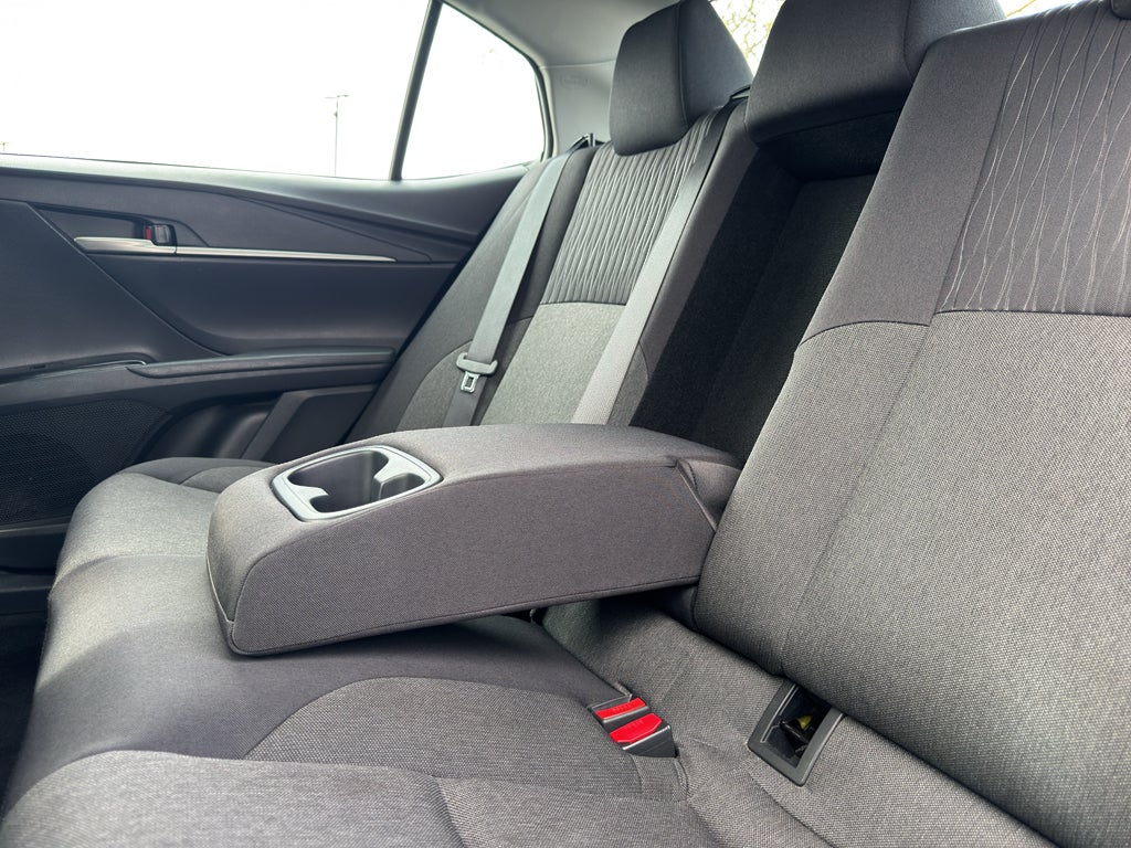 2025 Toyota Camry Hybrid LE