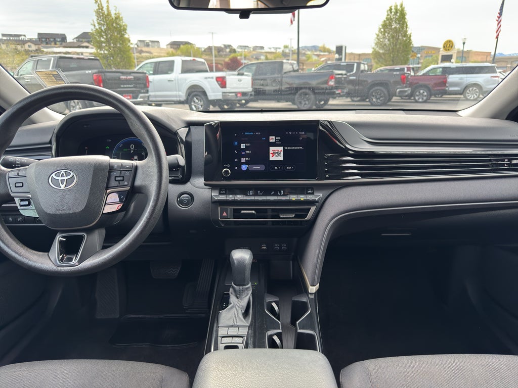 2025 Toyota Camry Hybrid LE