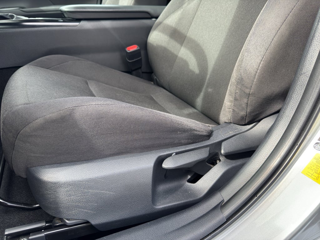 2025 Toyota Camry Hybrid LE